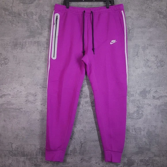 NIKE Tech Fleece Reflective Joggers Mens Size XL Purple Berry Black FZ0762-505 - Picture 1 of 7
